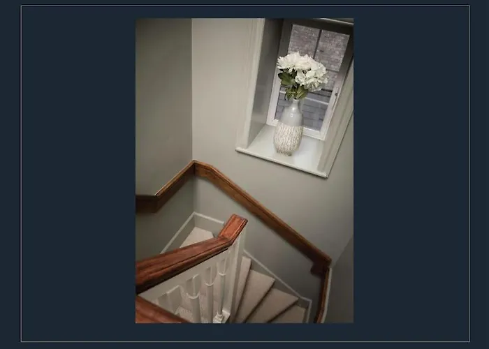 Market Slip House 4*